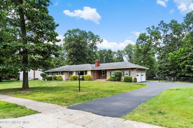 Building Photo - 773 Nutswamp Rd