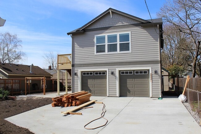 Building Photo - 3639 SE 73rd Ave