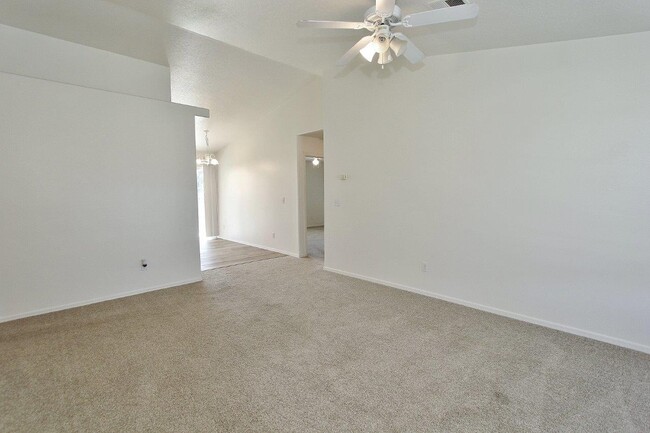 Building Photo - 3721 Pierre Ave
