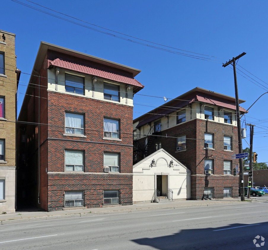 Primary Photo - 715 Main St E