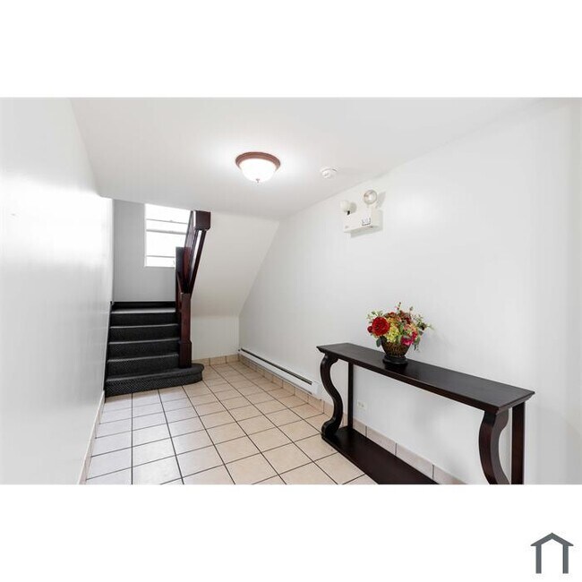 Foto del edificio - 2323 N Oak Park Ave