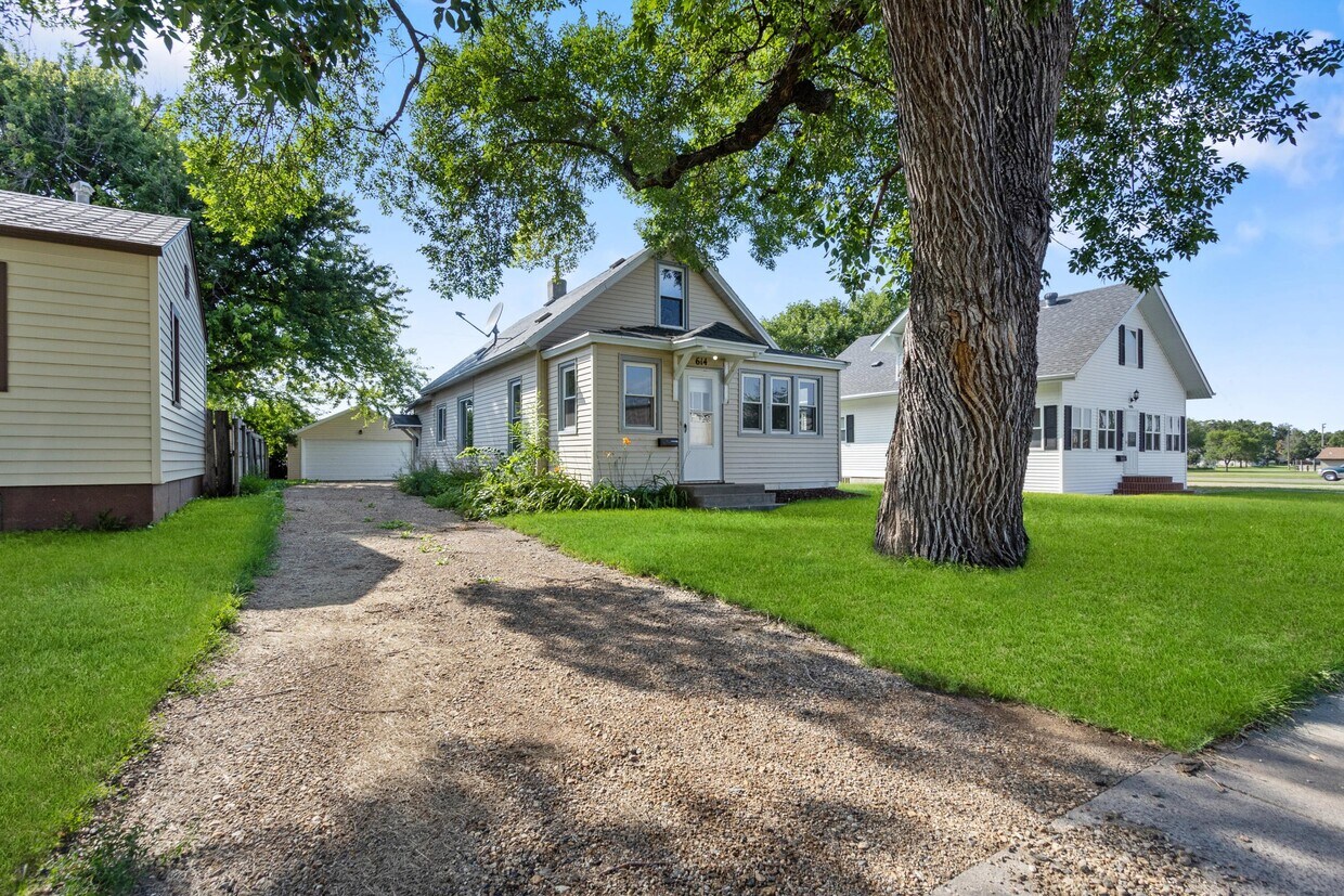 Foto principal - 614 S 11th St