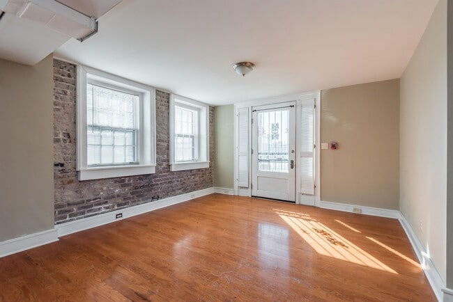 Photo - 201 W Fifth Ave Townhome