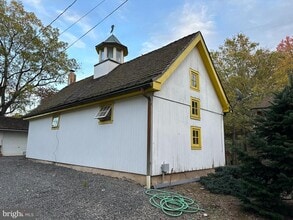 Building Photo - 6240 Wismer Rd