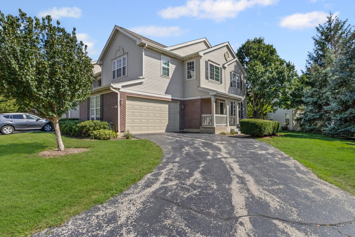 Foto principal - 2451 Stonegate Rd