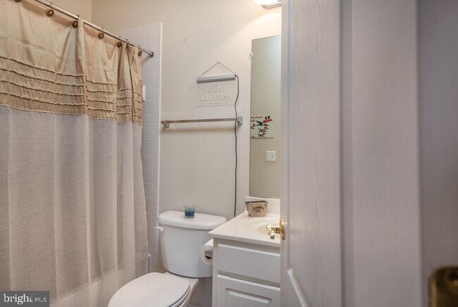 Foto del edificio - 9776 Corbett Cir