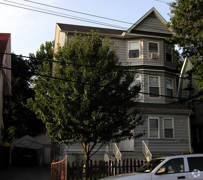 Primary Photo - 36 Morris St