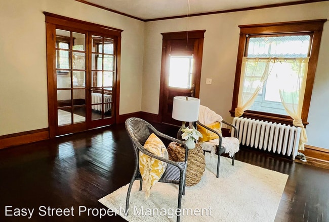 Building Photo - 3 br, 1.5 bath House - 307 SW 2nd Ave
