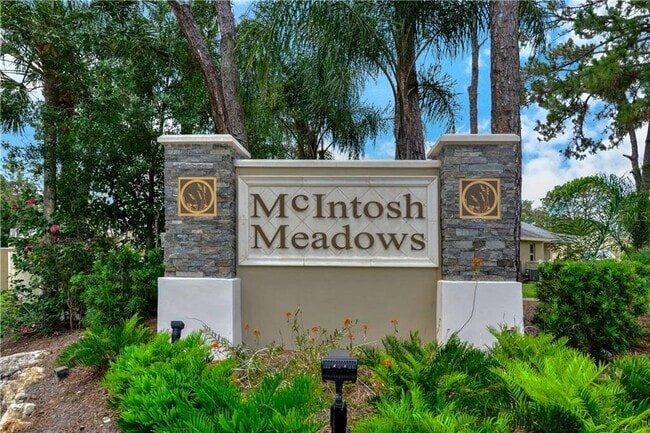 Photo - 220 Chartley Ct N House