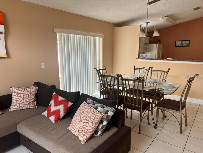 Foto del edificio - 2438 Harbor Town Dr