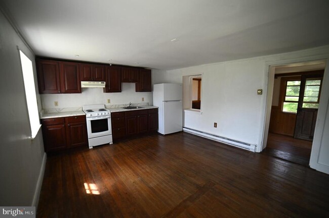 Foto del edificio - 473 Davis Rd