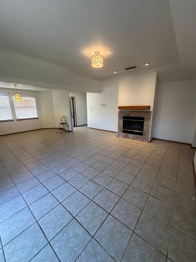 Foto del edificio - 3 Bedroom 2 Bath Home!