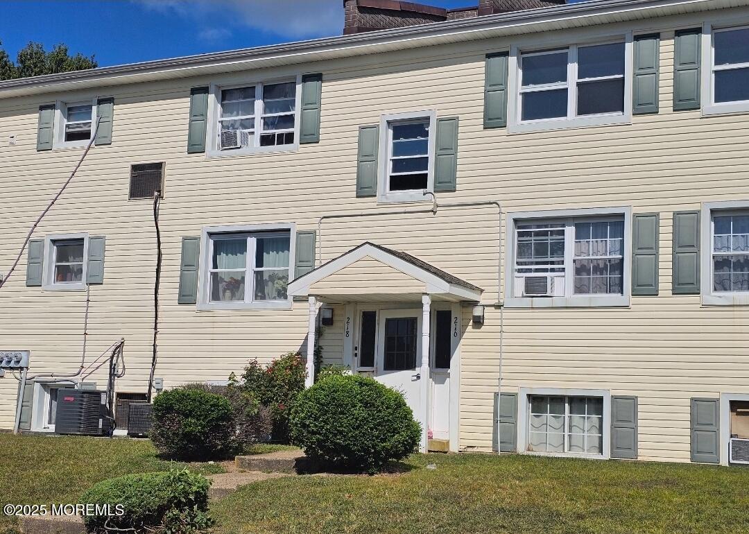 Foto principal - 216 Sawmill Rd