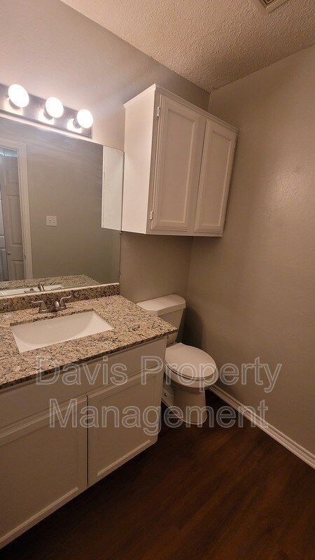 Foto del edificio - 3909 Leeds Ct