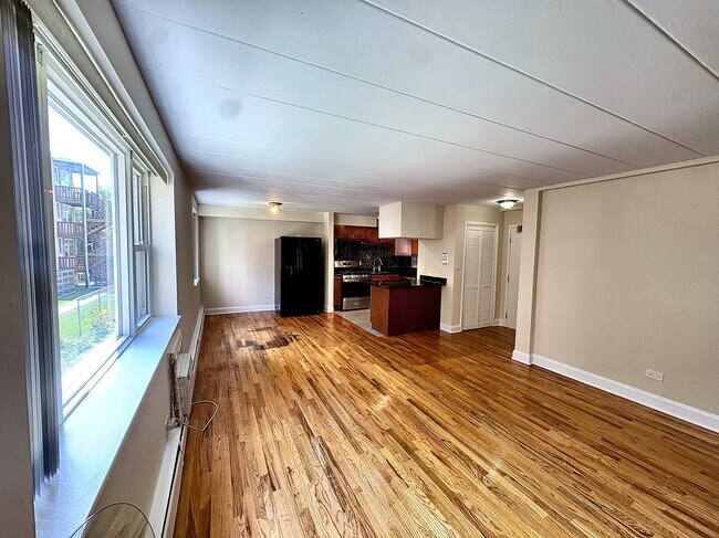 Foto del edificio - 2115 W Farwell Ave