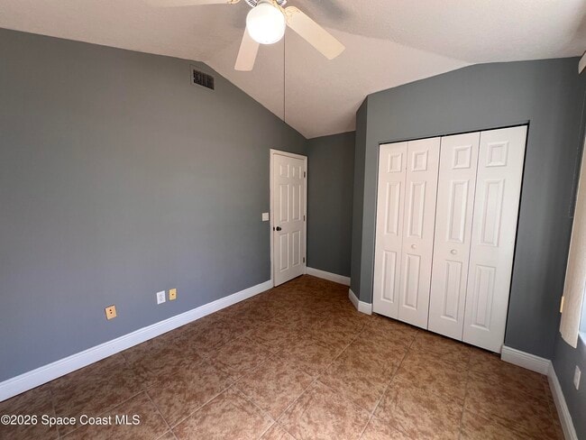 Building Photo - 2565 Ventura Cir