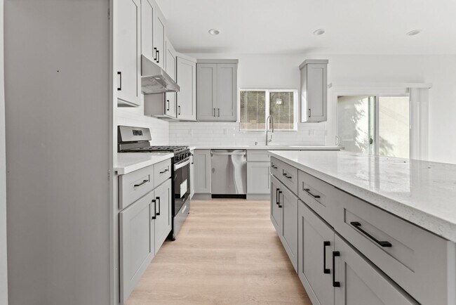 Foto del edificio - 13615 Glenhaven Dr