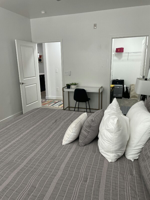 Foto del edificio - 4000 N Albion St