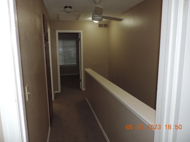 Building Photo - 4240 S Mobile Cir