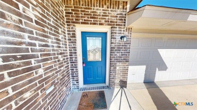 Building Photo - 307 Dober St