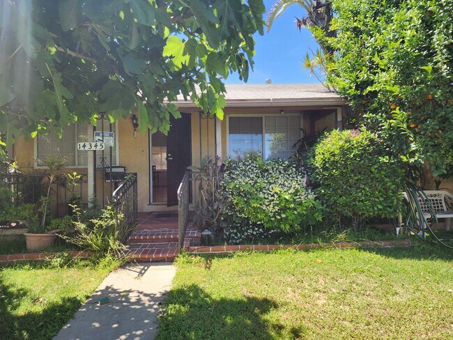 Foto del edificio - 14345 Chase St
