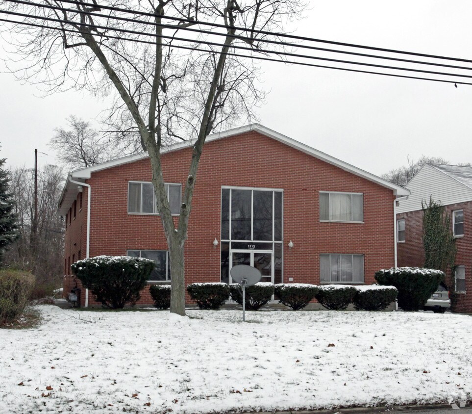 Building Photo - 1112 W Hillcrest Ave