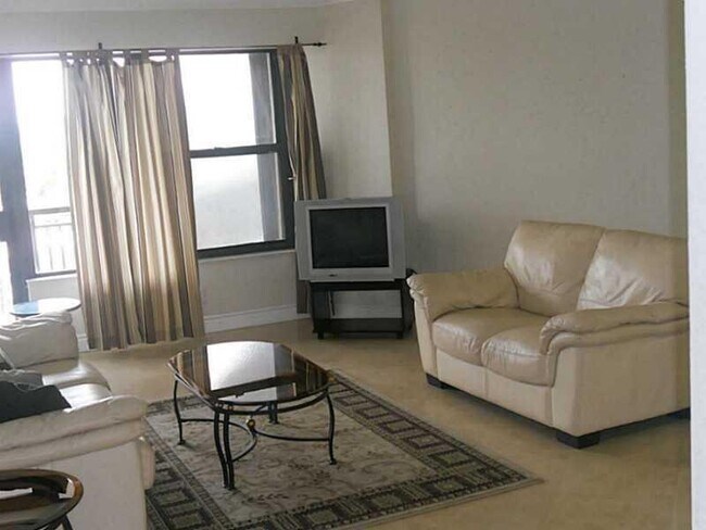 Building Photo - 3800 Galt Ocean Dr