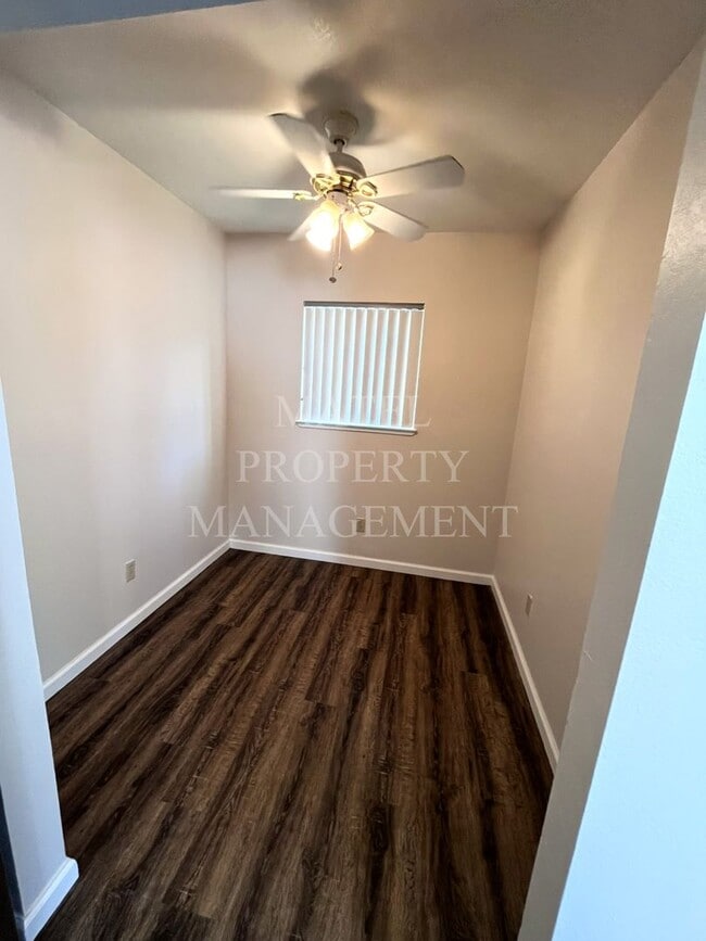 Foto del edificio - No Deposit