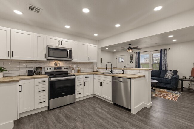 Foto del edificio - 2325 W Easton St