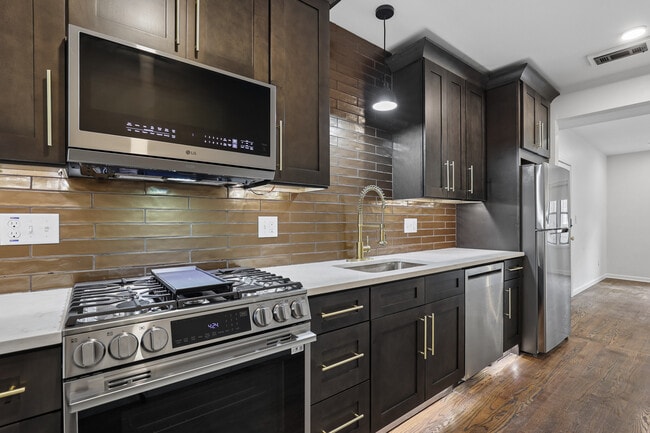 Photo - 5-9 Del-Lin Drive Apartments