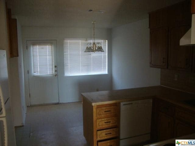 Building Photo - 2410 Shoemaker Dr