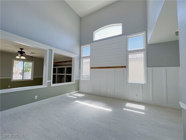 Foto del edificio - 4572 Yellow Harbor St