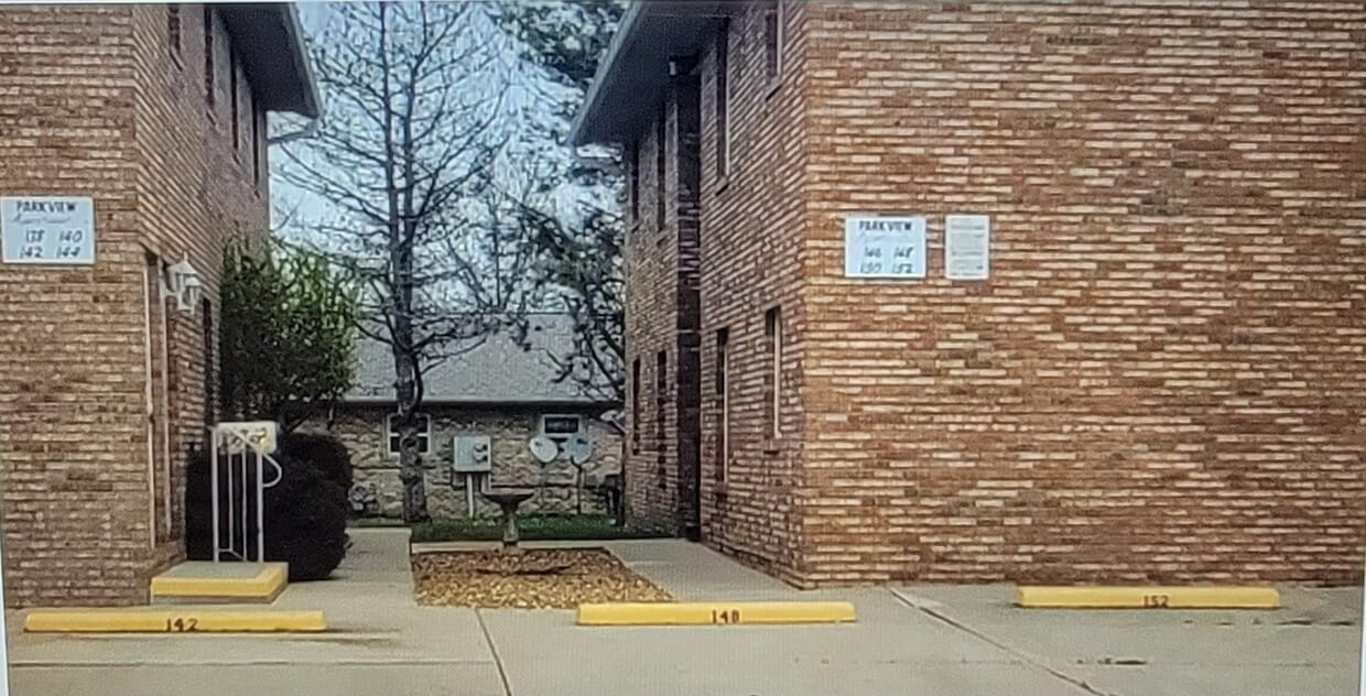 308 E 1st St Unit 308, Trenton, IL 62293 Apartments in Trenton, IL