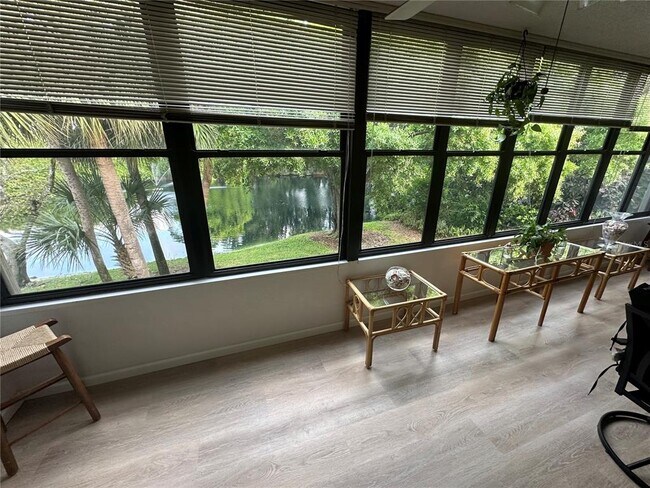 Foto del edificio - 113 Pinehurst Dr