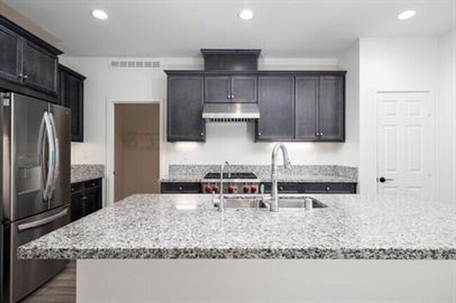 Foto del edificio - 1018 Crestline Rd