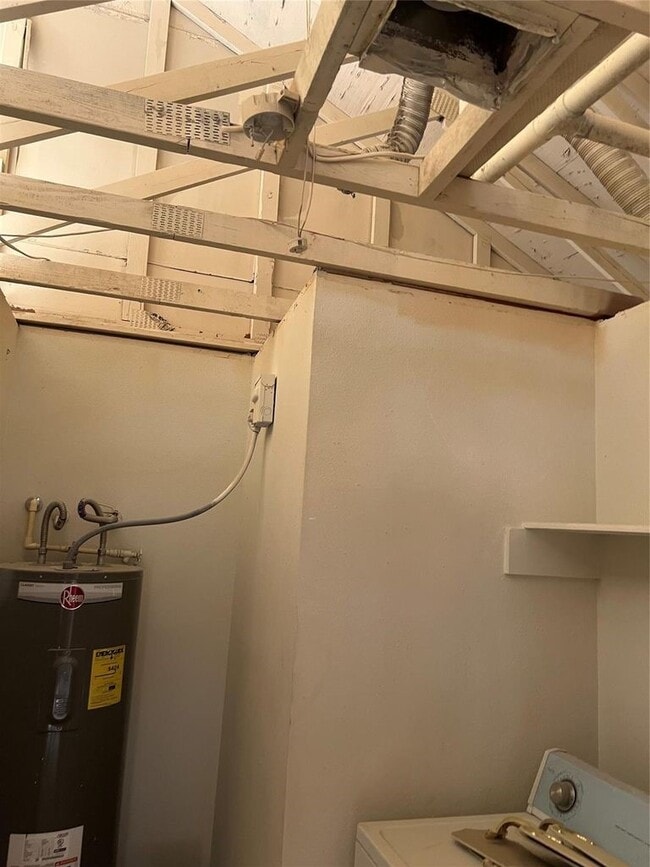 Building Photo - 2668 Bering Dr