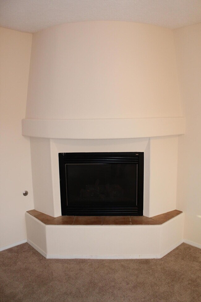 Building Photo - 256 Glenridge Park Ln NE