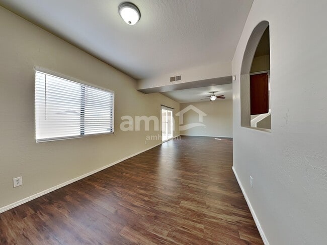 Building Photo - 6506 S 10th Dr