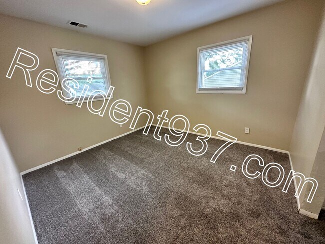 Foto del edificio - 3 Bed 1 Bath Home