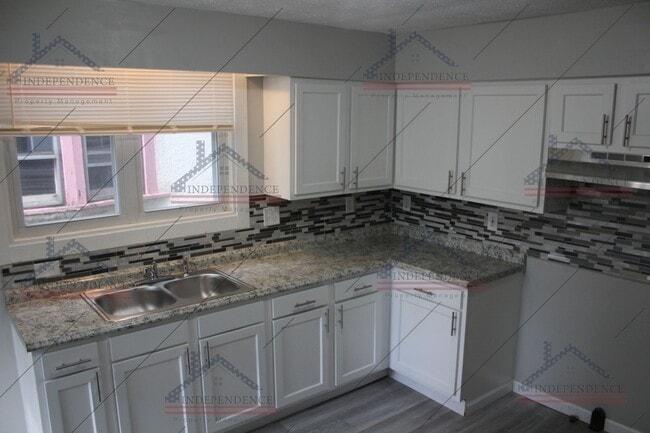 Building Photo - Illinois Estate: New Year, New Home: 50% O...