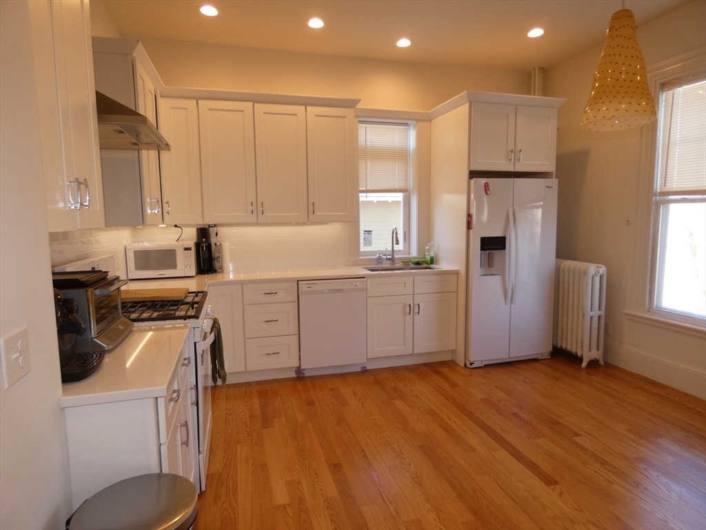 Primary Photo - 25 Davis Ave