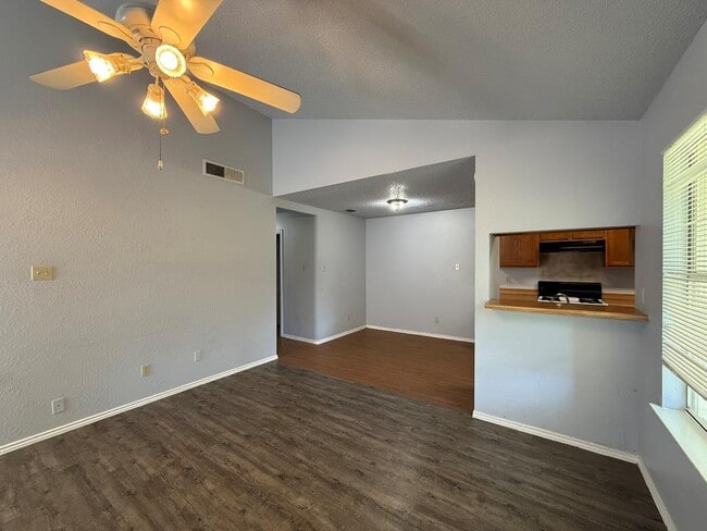 Building Photo - 1200 Orchard Park Cir