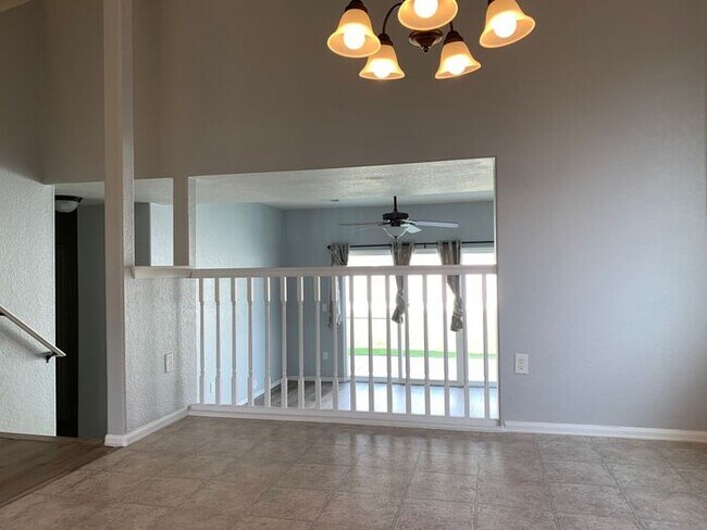 Building Photo - Fantastic 4 Bedroom House
