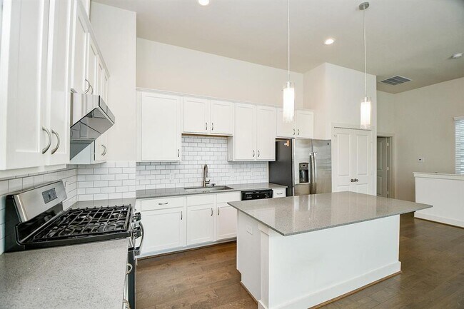 Building Photo - 9444 Kerrwood Ln