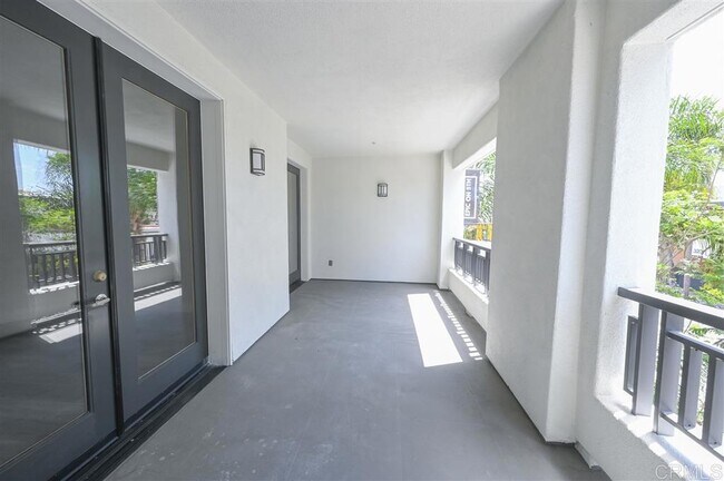 Foto del edificio - 3275 Fifth Ave-