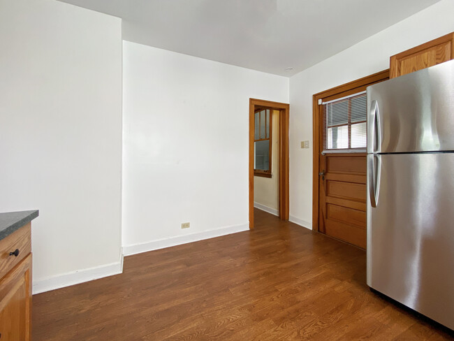 Foto del edificio - 5619 W Ainslie St