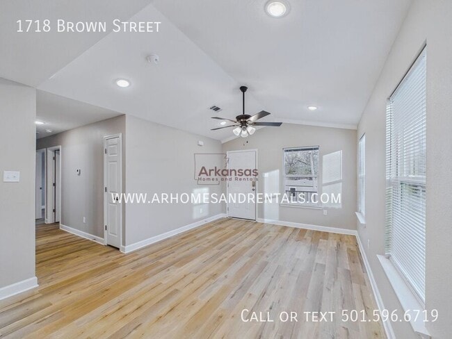 Foto del edificio - 1718 Brown St