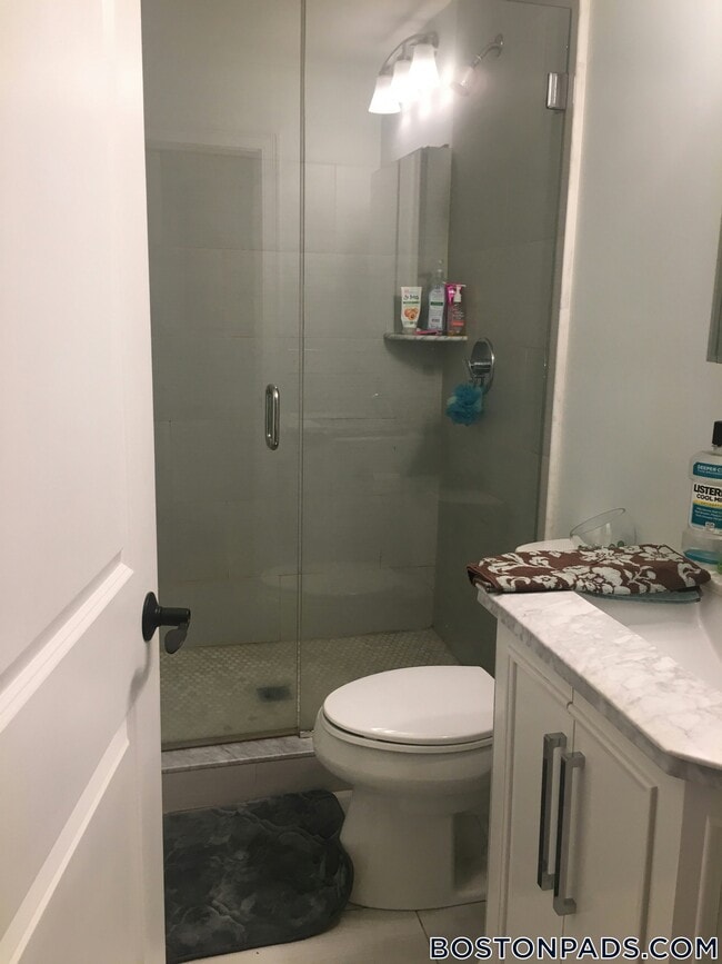 Building Photo - 26 Washburn St