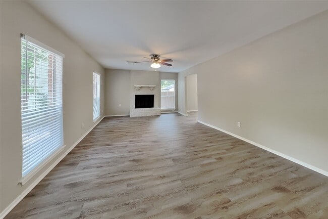 Building Photo - 11 Fiddleleaf Ct
