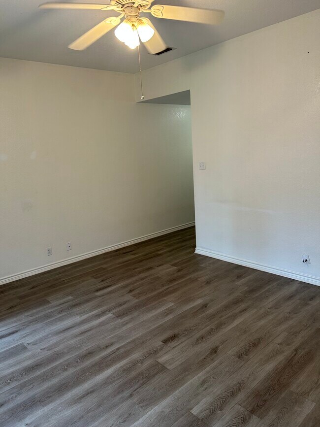 Foto del edificio - 2920 W Parnell St